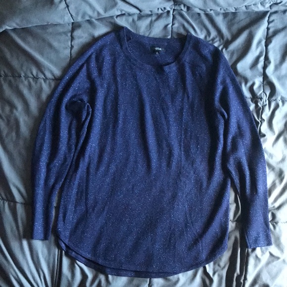 Lot of 5 medium women’s shirts. 5 for 25$ gently used. See pics for brands. - Picture 14 of 16
